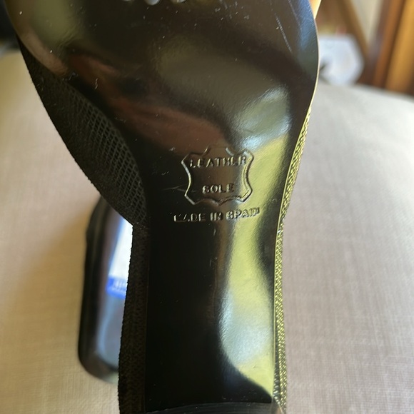 Stuart Weitzman Mule Heels black size: 7.5 - Picture 3 of 7